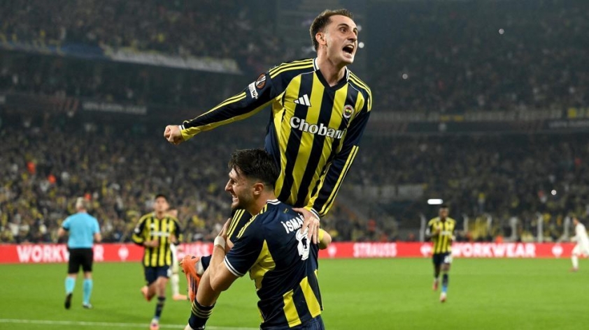 Fenerbahçe chiến thắng Stuttgart