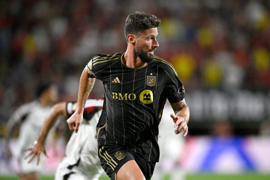 Olivier Giroud Trở Về Ligue 1 Sau Thời Gian Chinh Chiến Tại Nước Ngoài